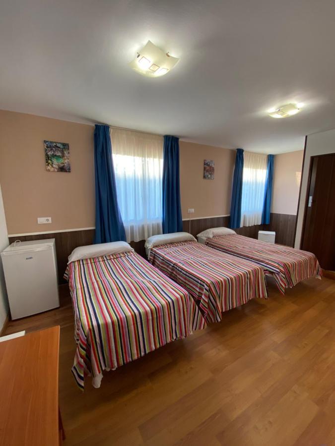 Hostal Urpi-Oklahoma Reus Exterior photo